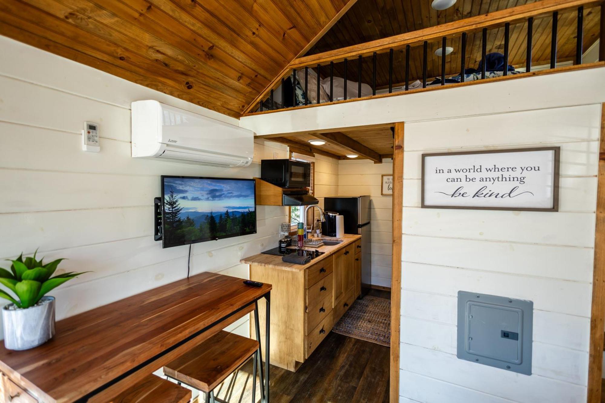 Sojourn Lodging Sevierville Exterior photo