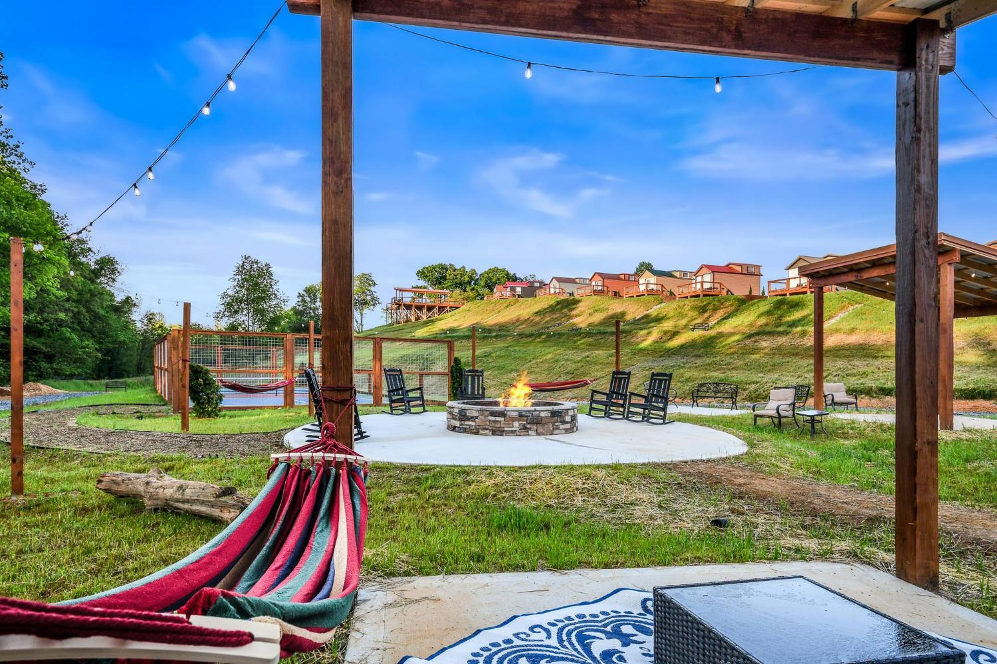 Sojourn Lodging Sevierville Exterior photo